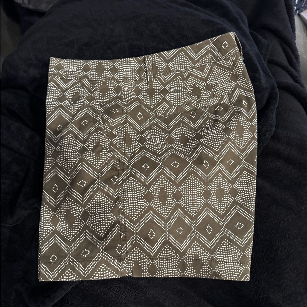 Banana Republic Weekender Geometric Patterned Brown Shorts